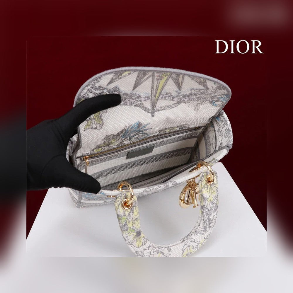 Anum Bags Detail