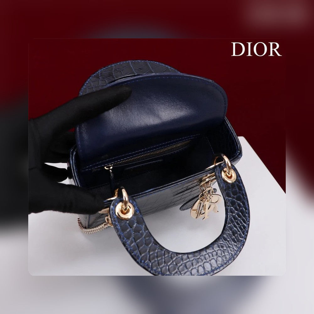 Anum Bags Detail