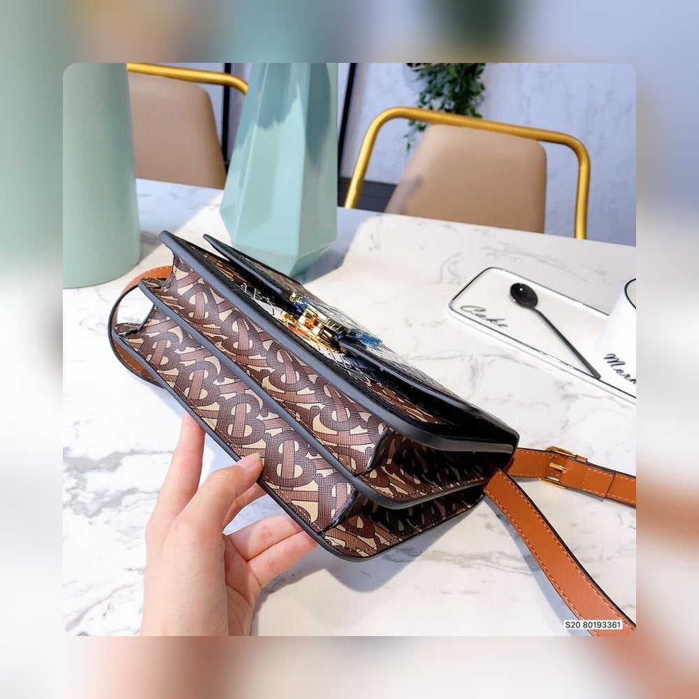 Anum Bags Detail