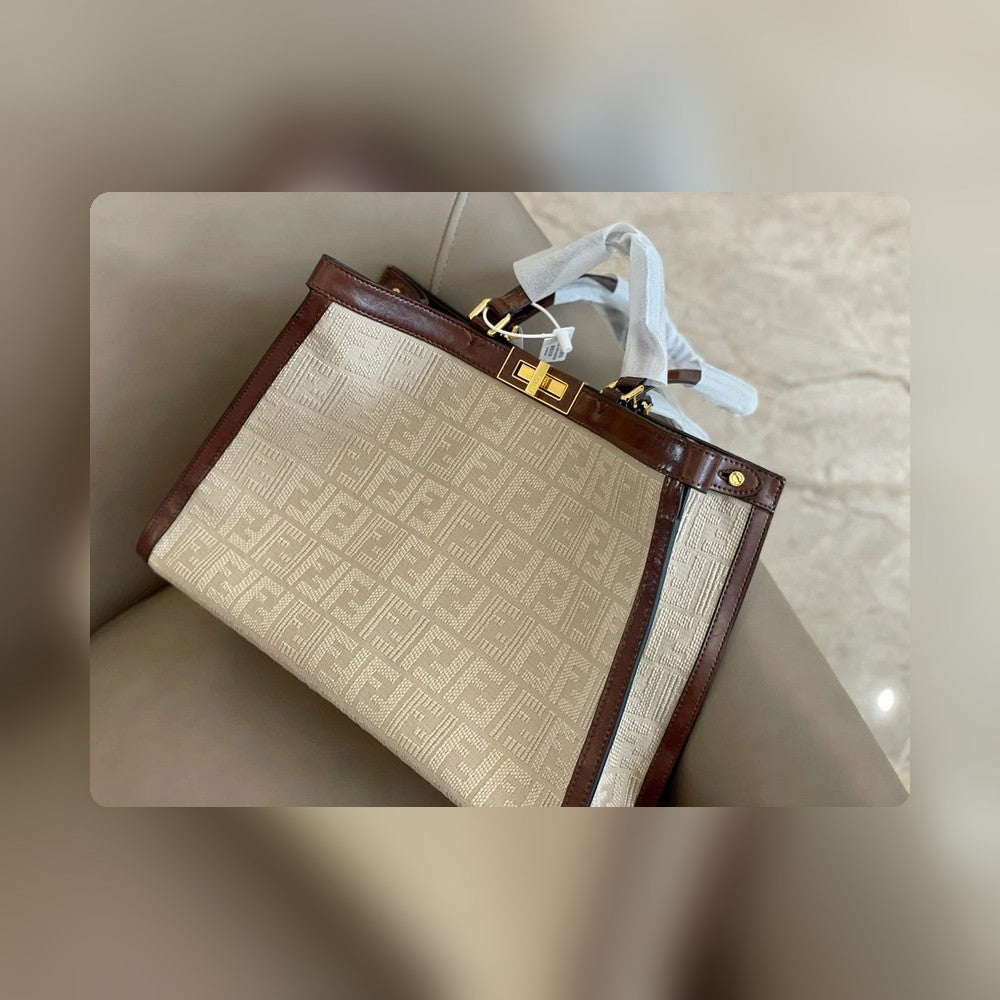 Anum Bags Detail
