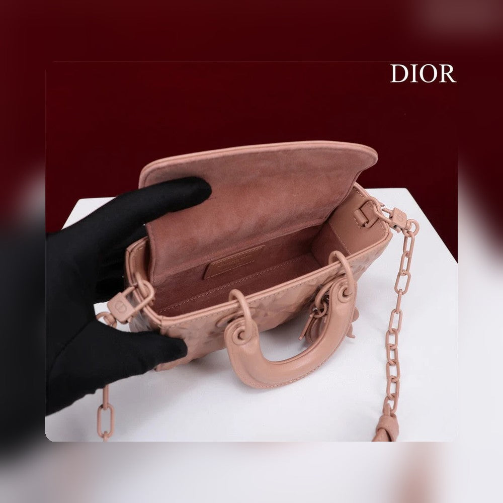 Anum Bags Detail