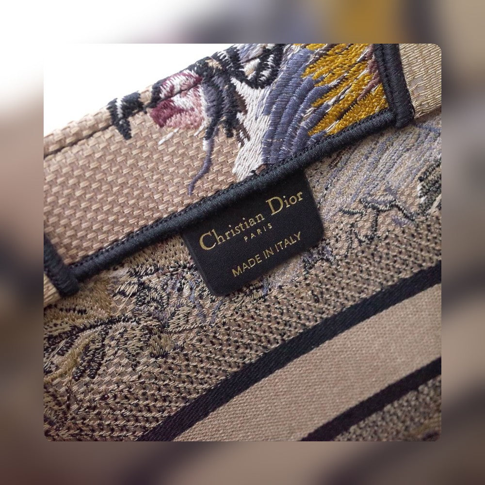 Anum Bags Detail