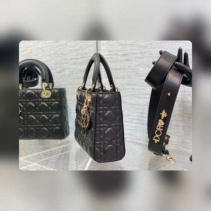 Anum Bags Detail