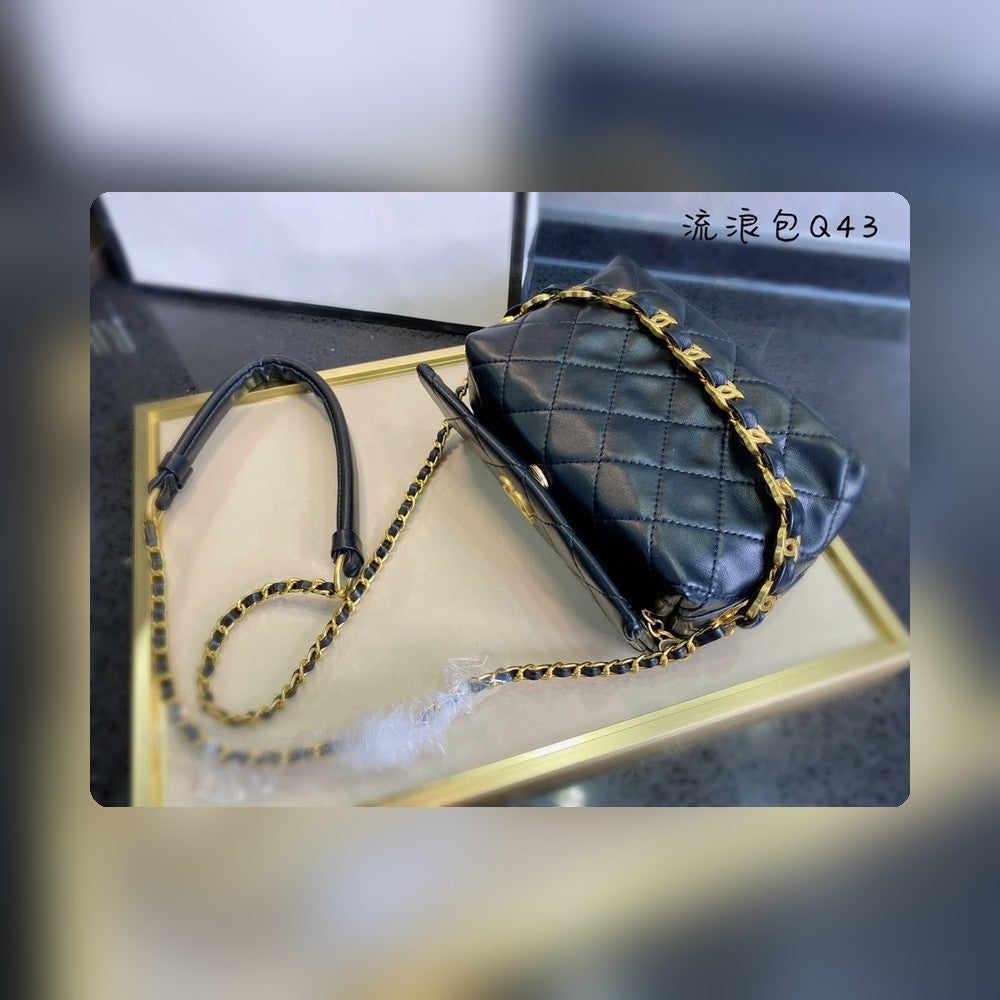 Anum Bags Detail
