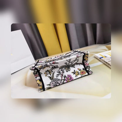 Anum Bags Detail