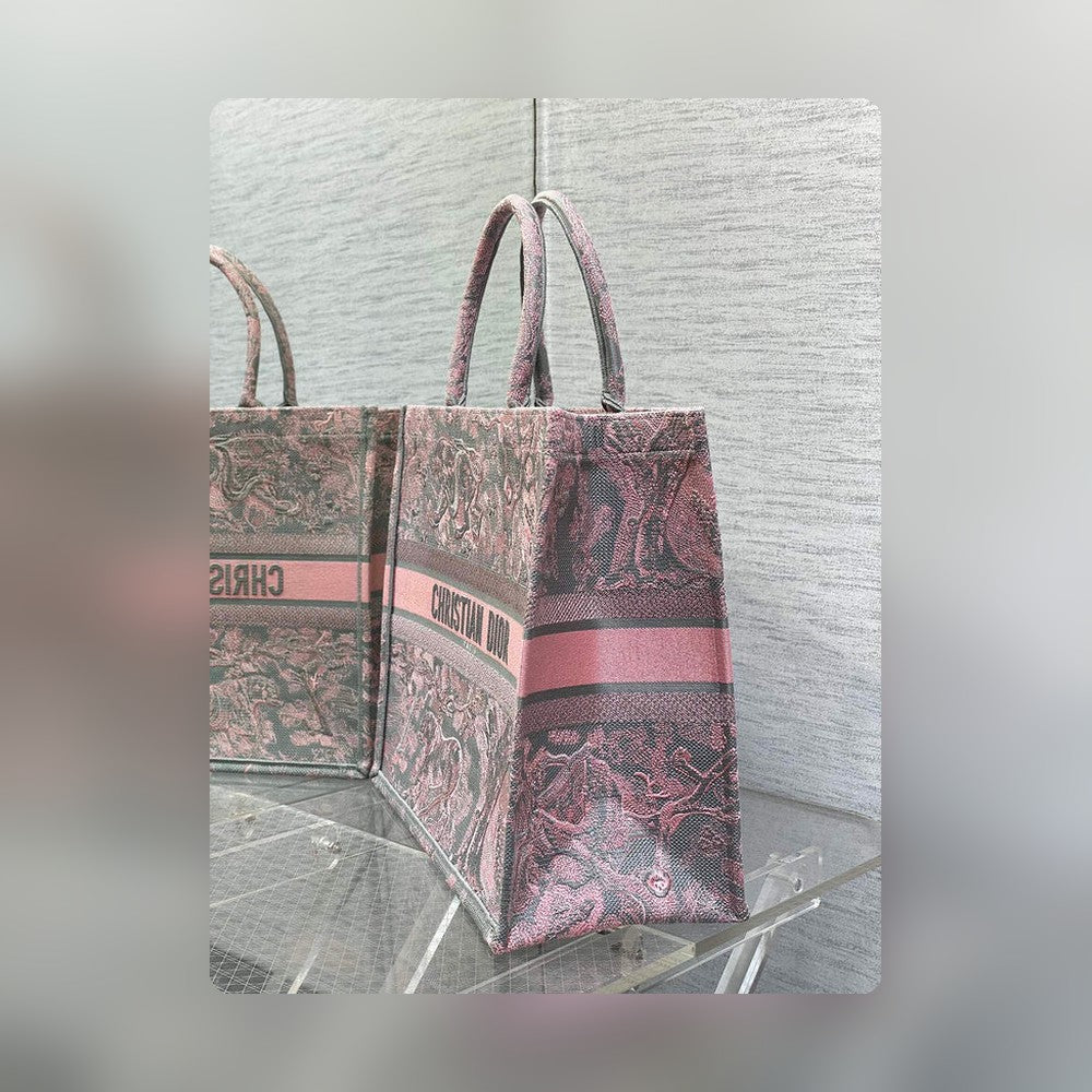 Anum Bags Detail