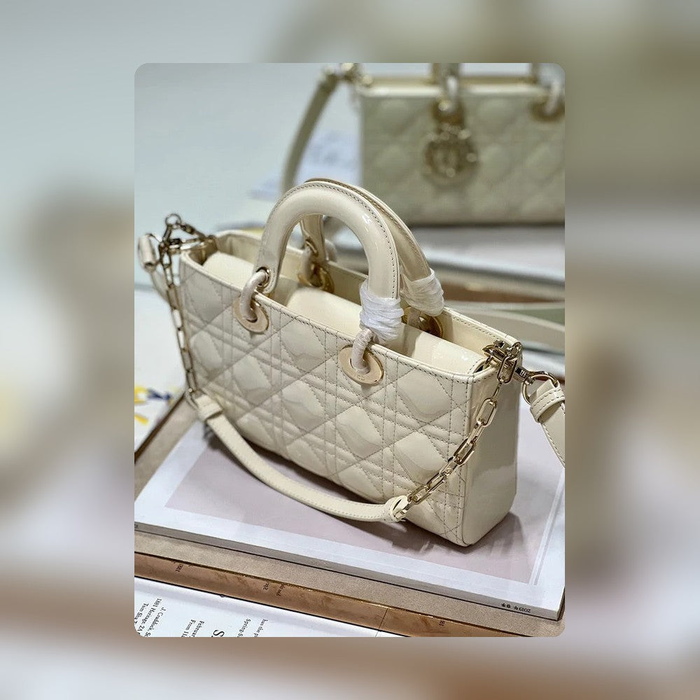 Anum Bags Detail