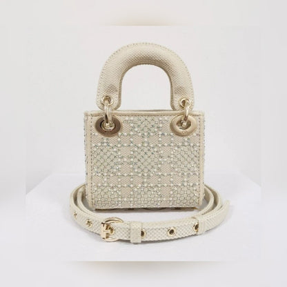 Anum Bags Detail