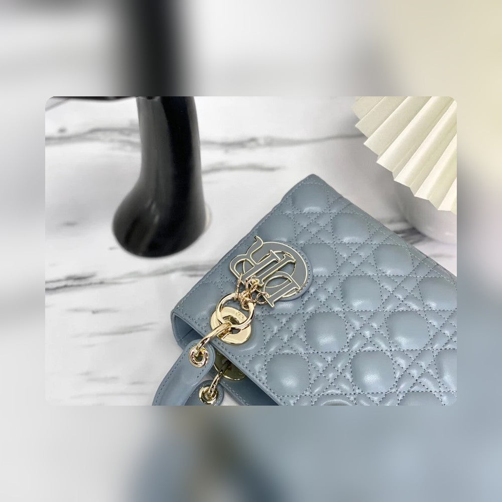 Anum Bags Detail