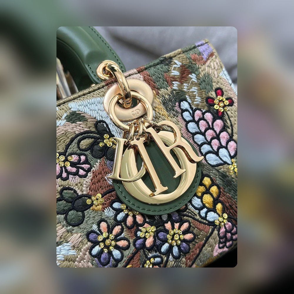 Anum Bags Detail