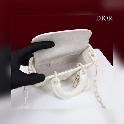 Anum Bags Detail