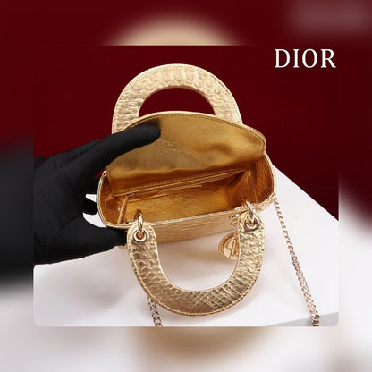 Anum Bags Detail