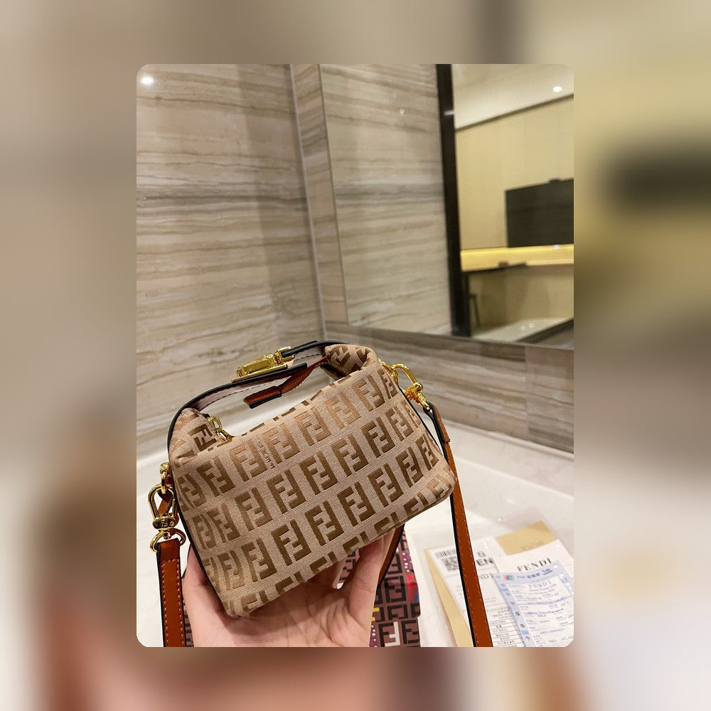 Anum Bags Detail
