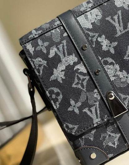 Anum Bags Detail