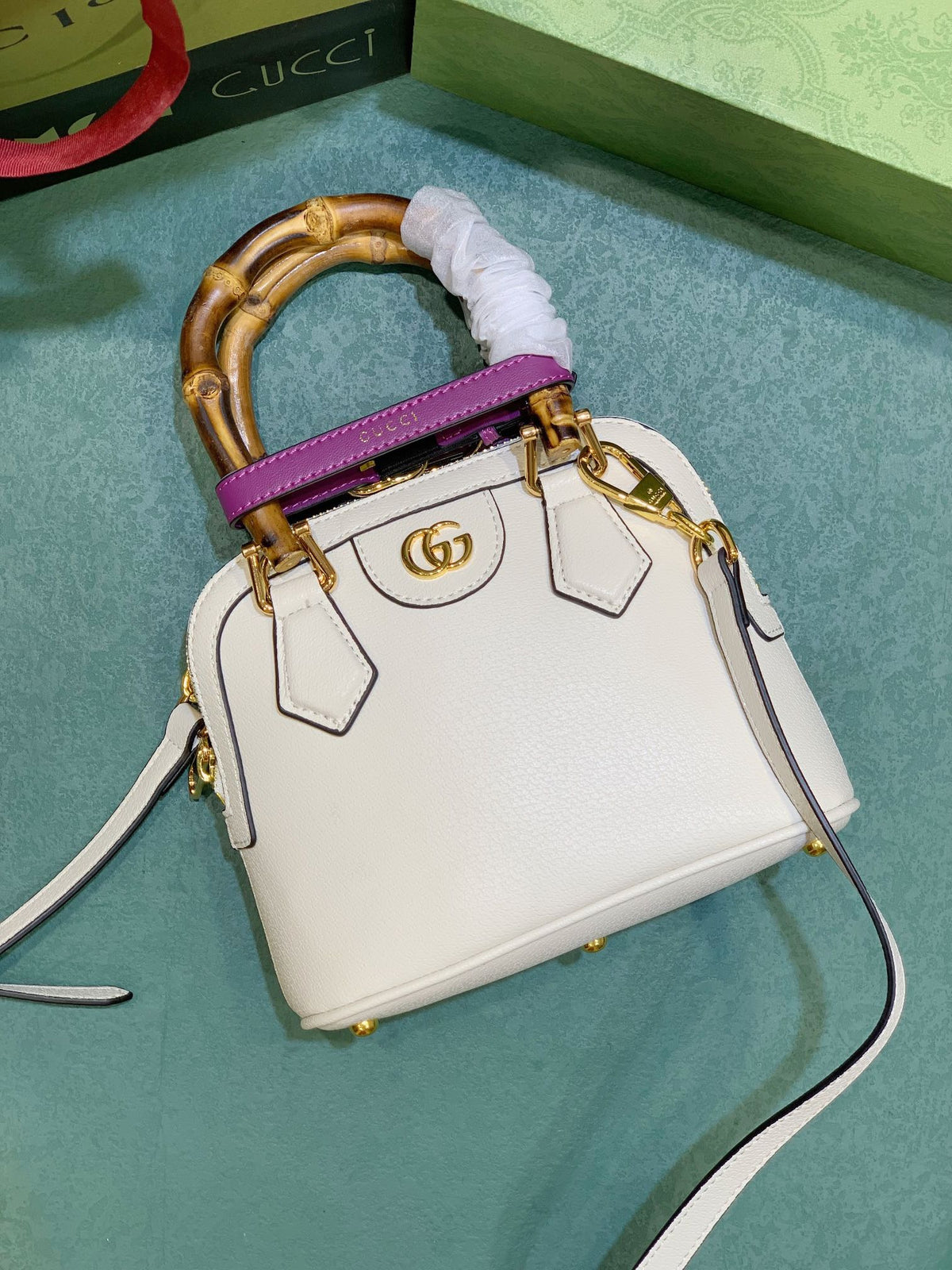 Anum Bags Detail