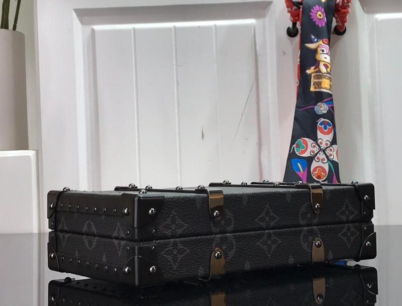 Anum Bags Detail