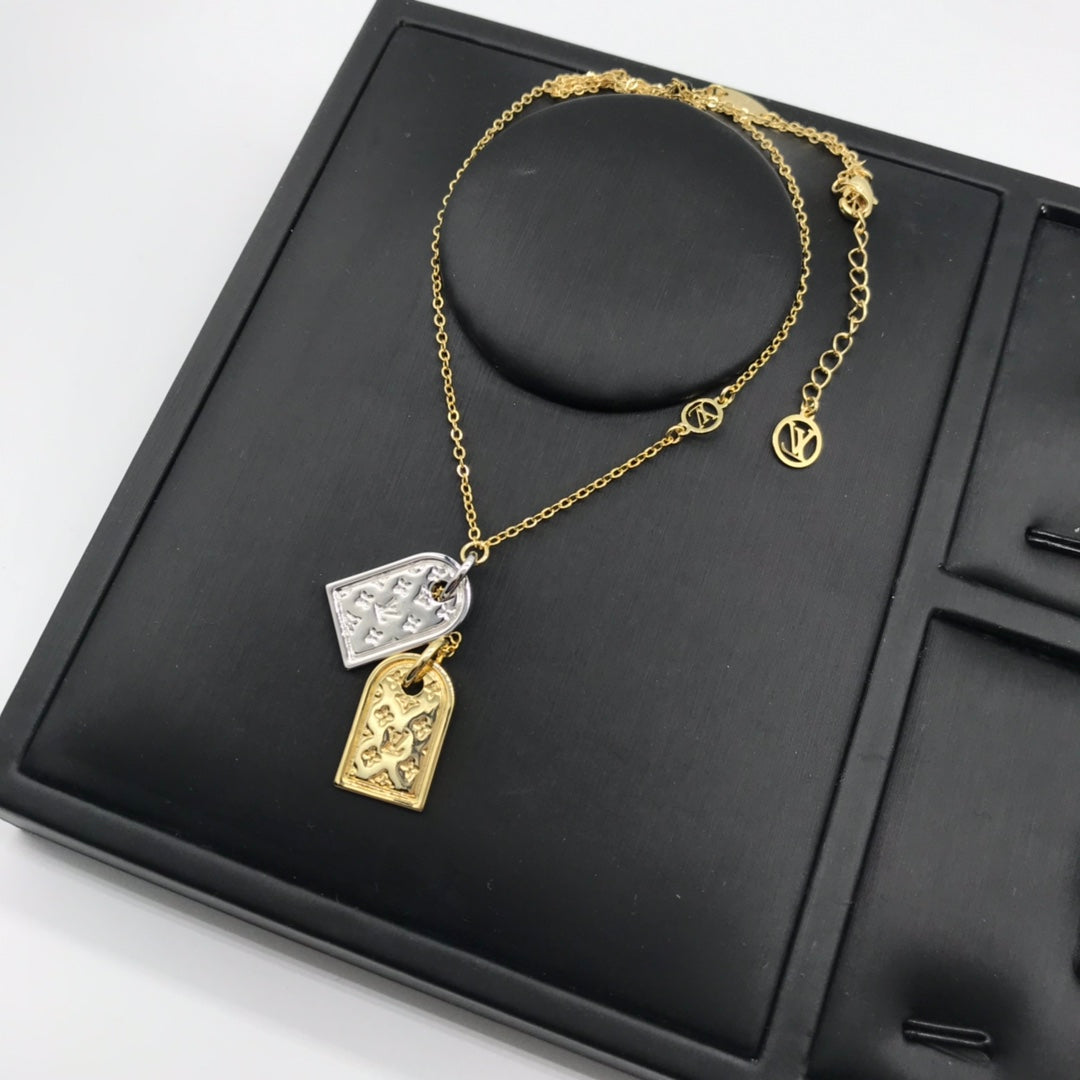 Anum Bags Necklace LUV029