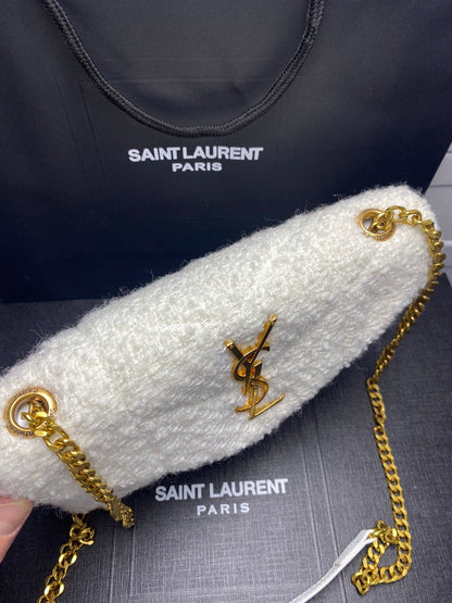 Anum Bags Detail