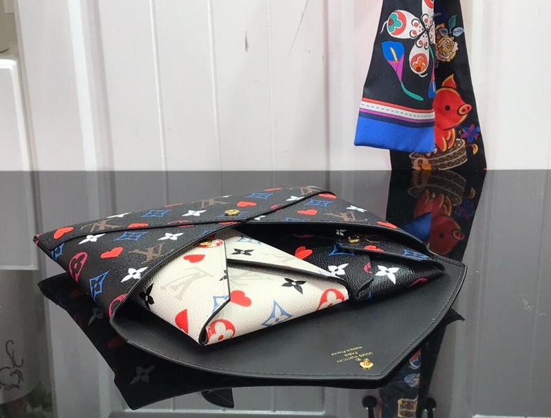 Anum Bags Detail