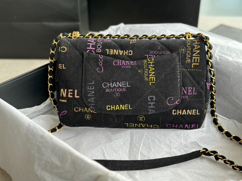 Anum Bags Detail