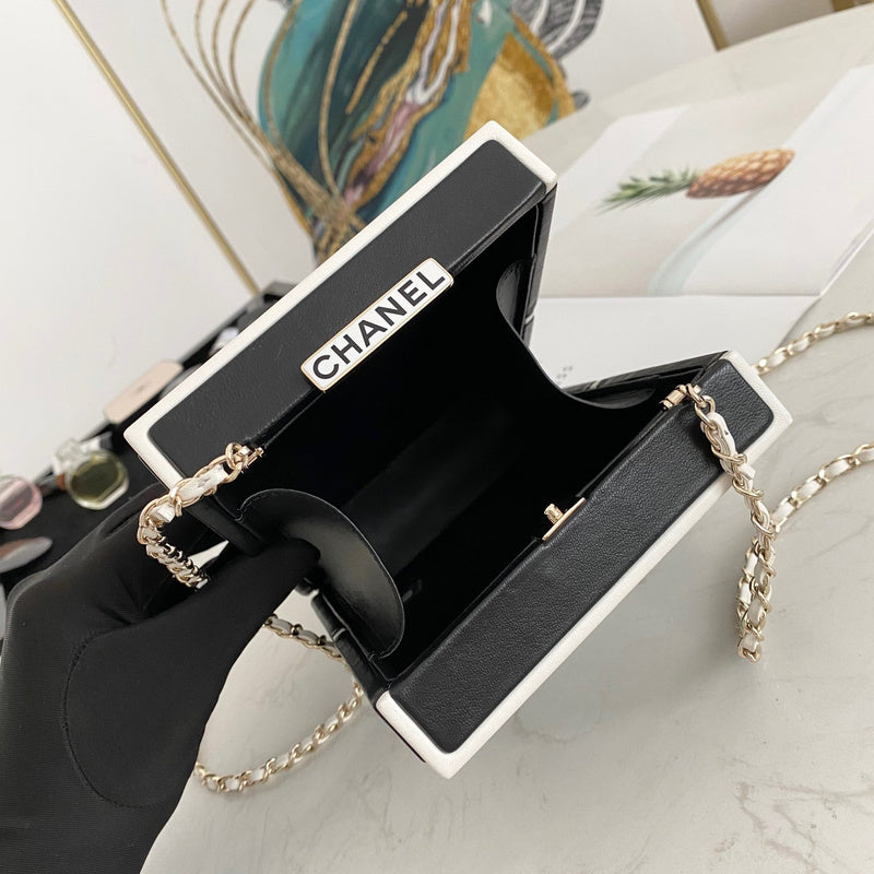 Anum Bags Detail