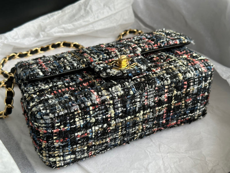 Anum Bags Detail