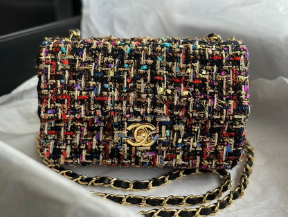 Anum Bags Detail