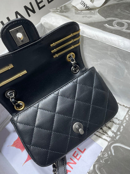 Anum Bags Detail