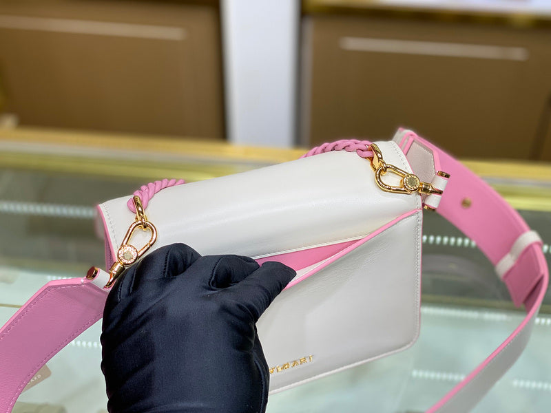 Anum Bags Detail