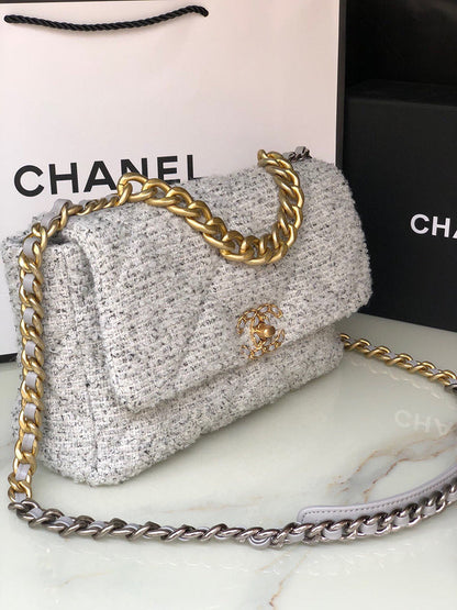 Anum Bags Detail