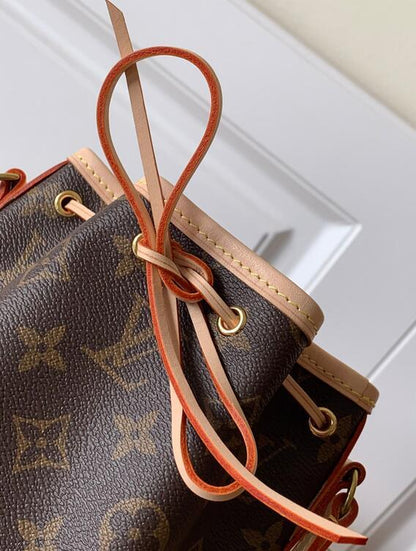 Anum Bags Detail