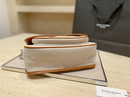 Anum Bags Detail