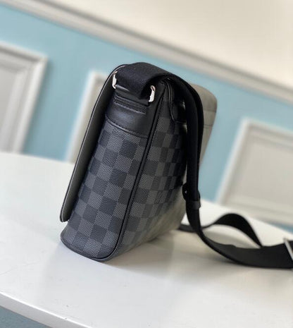 Anum Bags Detail