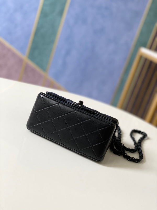 Anum Bags Detail