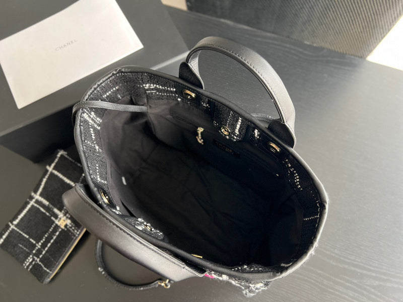 Anum Bags Detail