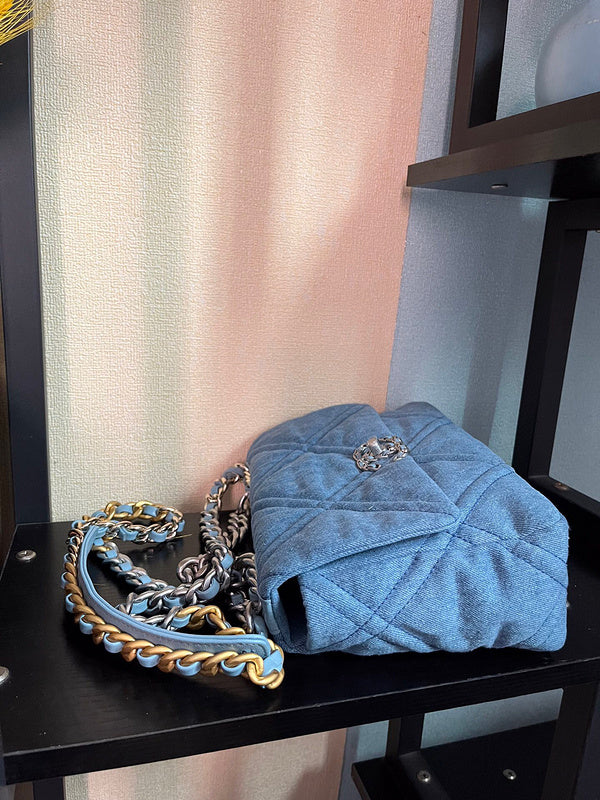 Anum Bags Detail
