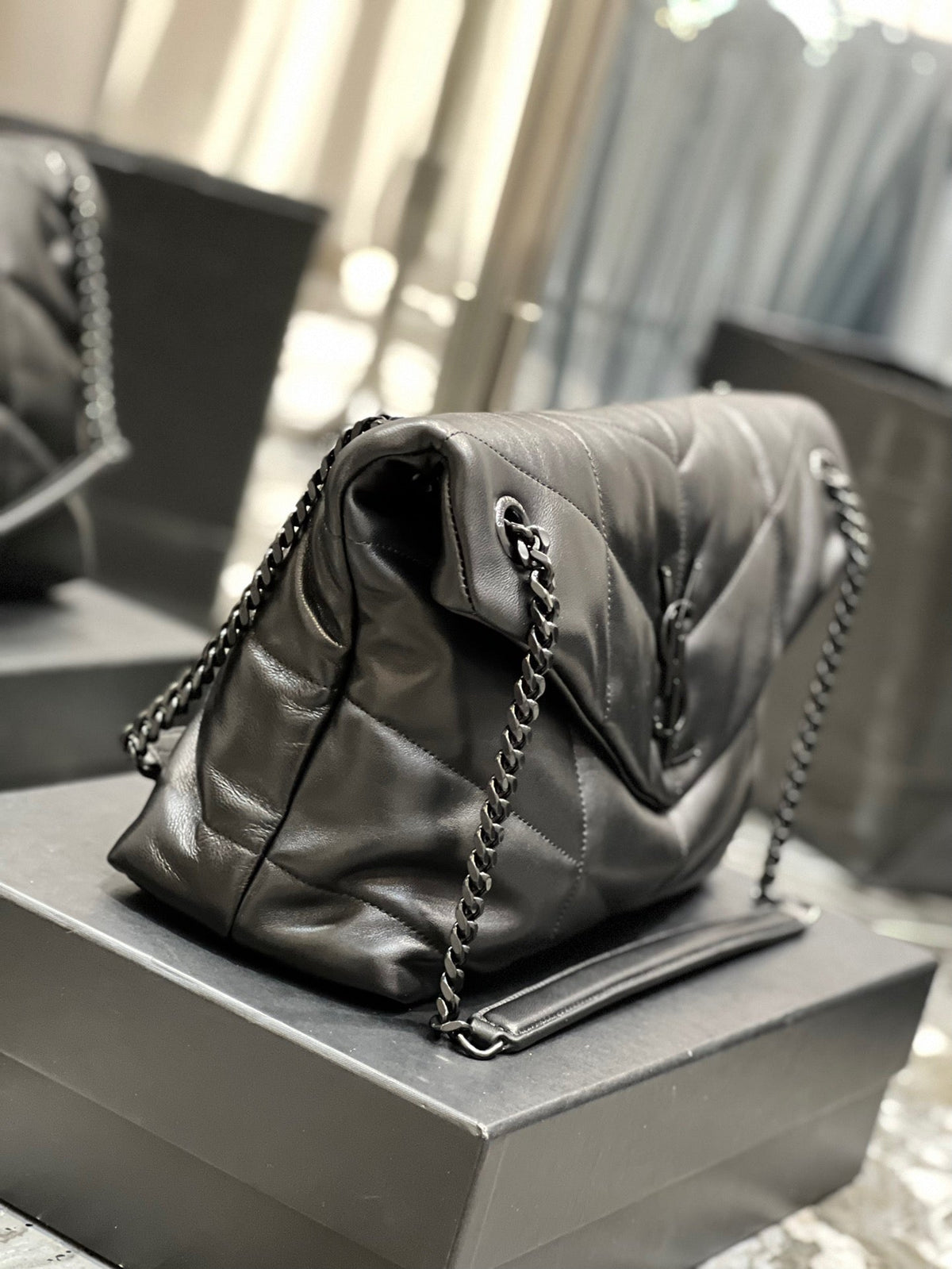 Anum Bags Detail