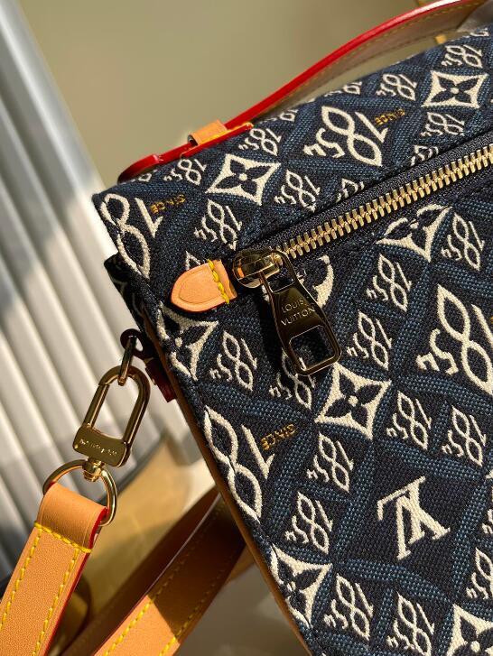 Anum Bags Detail