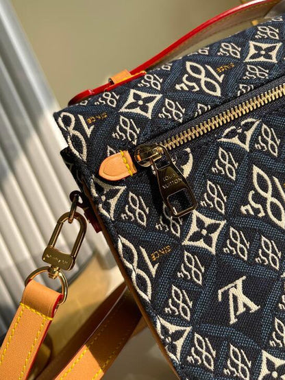 Anum Bags Detail