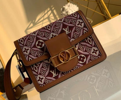 Anum Bags Detail