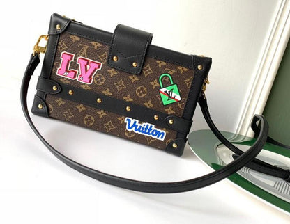 Anum Bags Detail