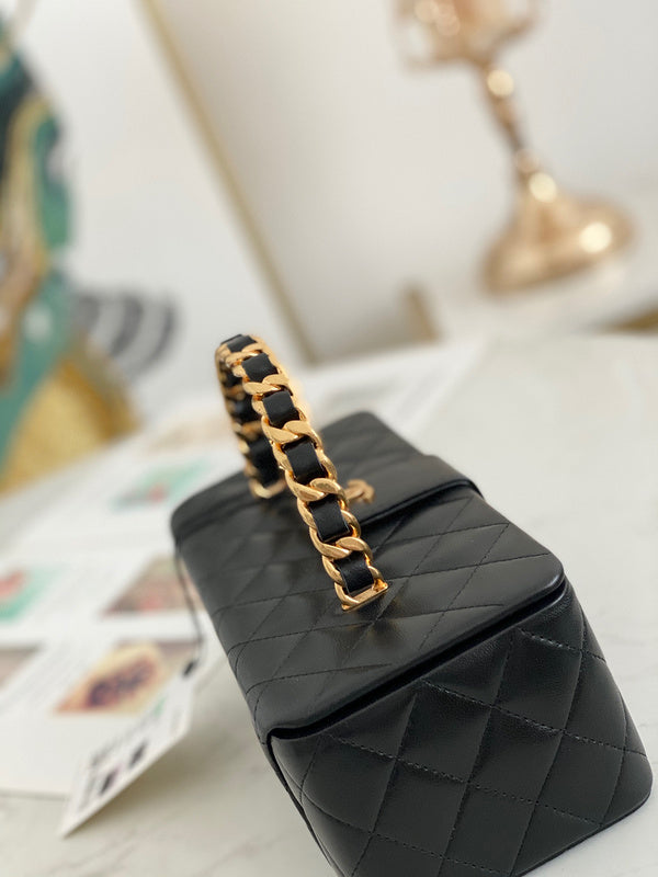 Anum Bags Detail