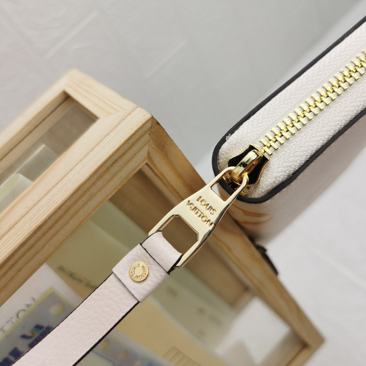 Anum Bags Detail