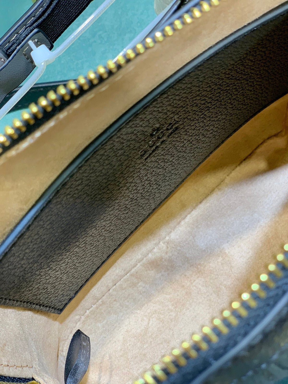 Anum Bags Detail