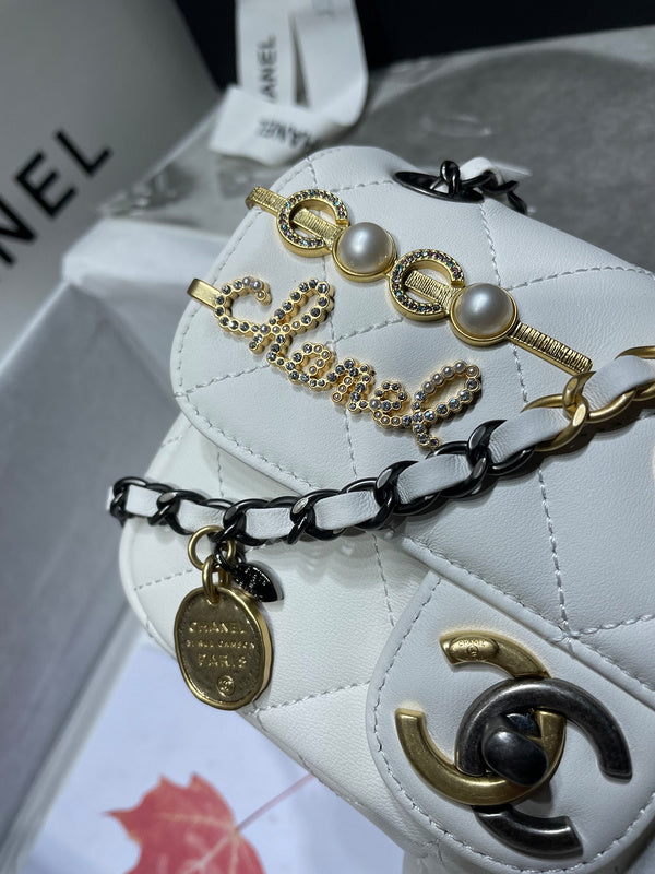 Anum Bags Detail