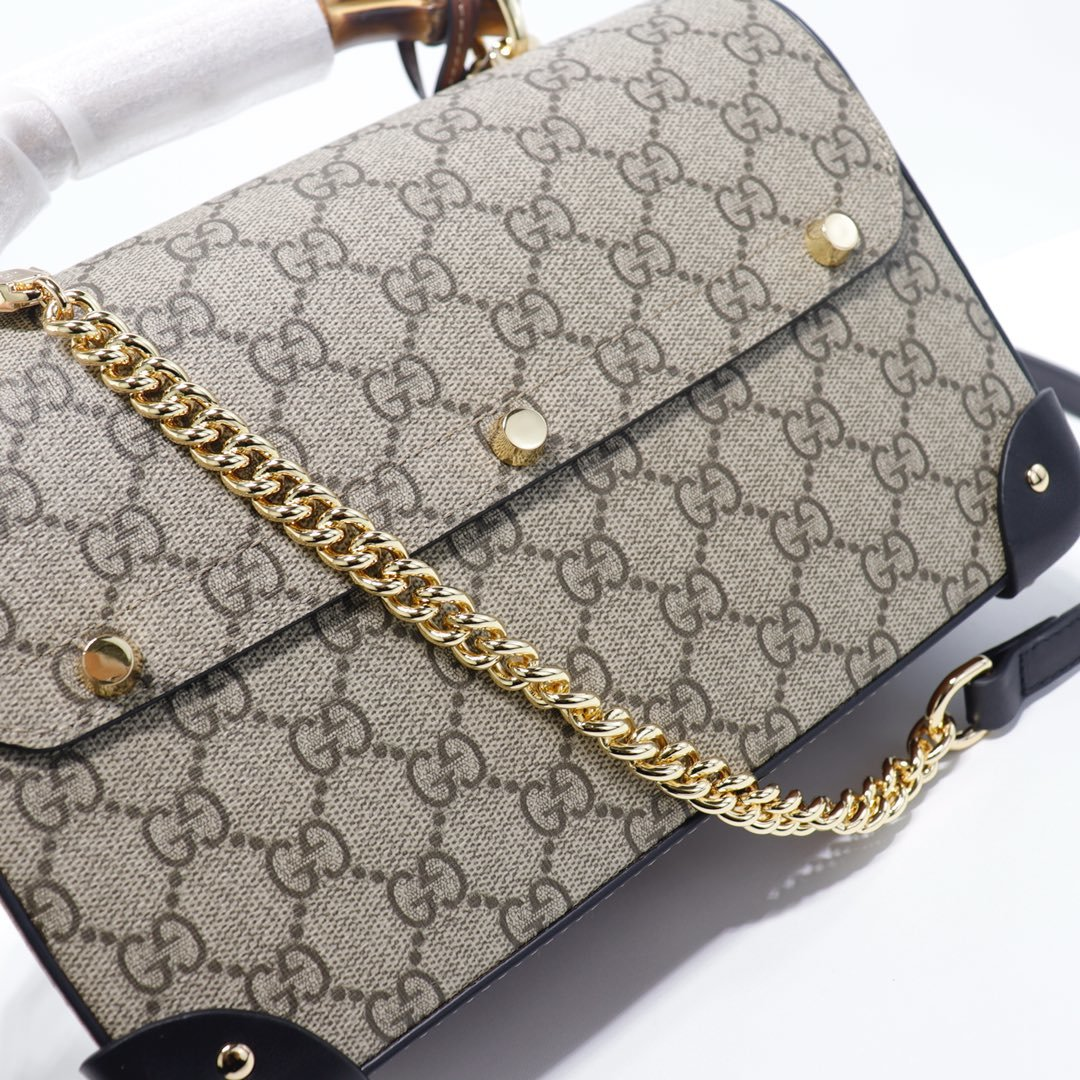 Anum Bags Detail