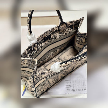 Anum Bags Detail