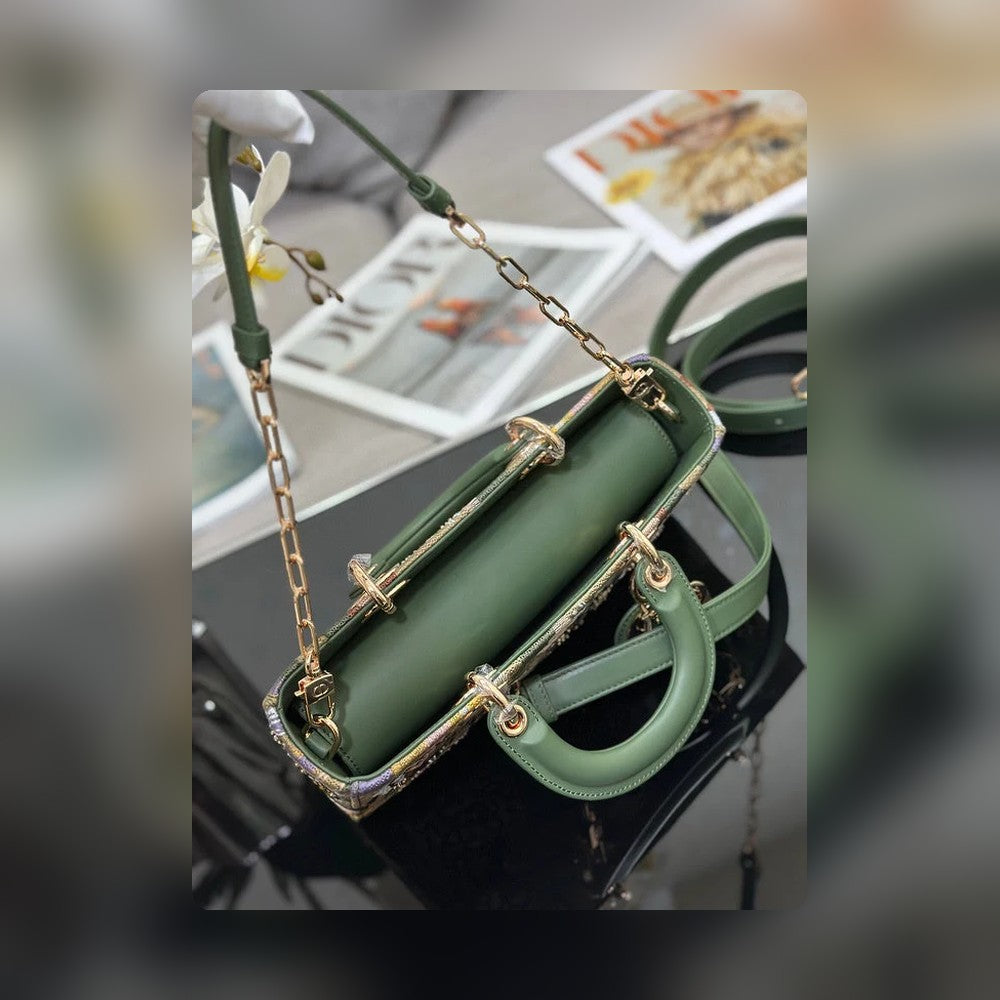 Anum Bags Detail