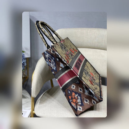 Anum Bags Detail