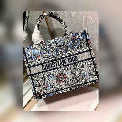 Anum Bags Detail